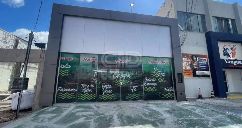 Salão comercial com 166m² em frente ao Colégio Fato