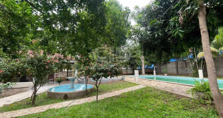 Casa com 8 quartos no bairro Parque Geórgia