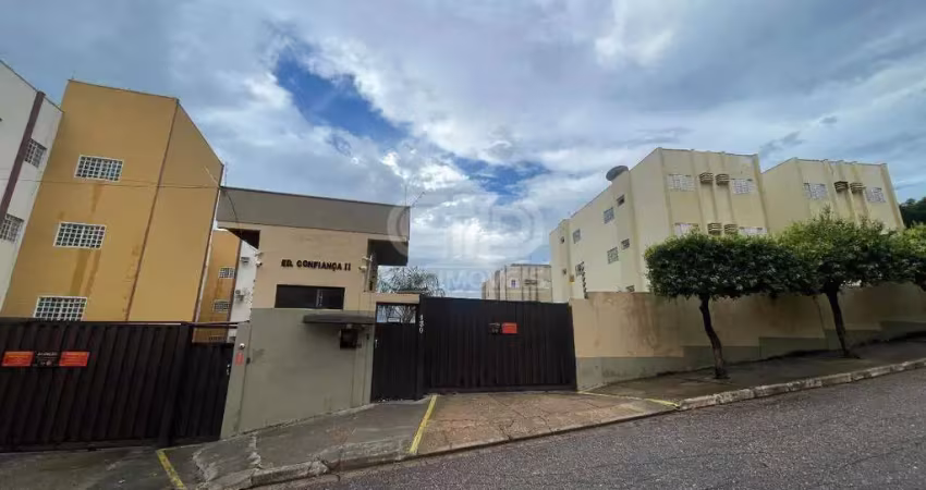 Apartamento á Venda com 3 quartos no Ed. Confiança II