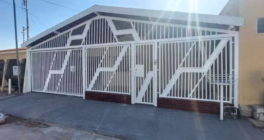 Casa á Venda com edícula e piscina no bairro CPA III setor 02
