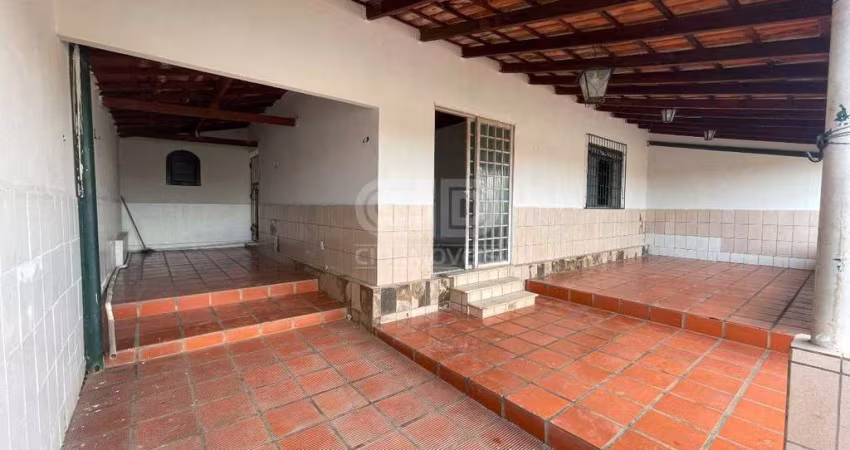 Casa com 2 quartos no CPA III
