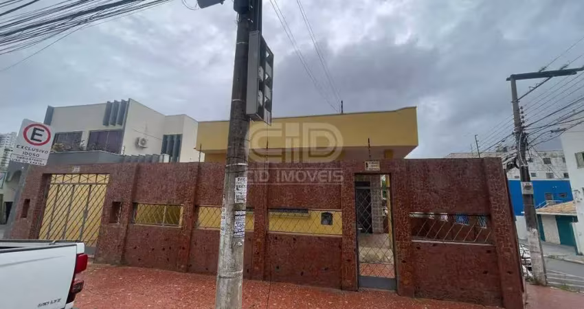 Casa comercial na Av. Dom Bosco