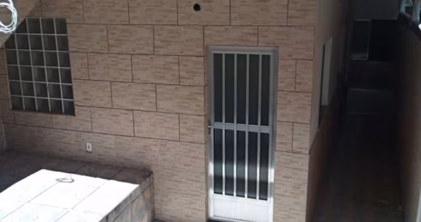 Casa Padrão para Venda em Mantiquira Duque de Caxias-RJ