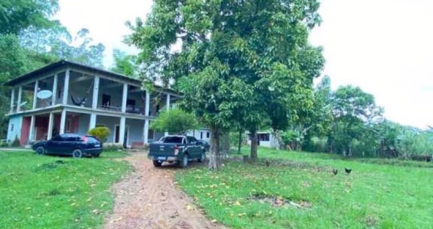 Lindo sitio com 6mil m² , piscina e lindo lago