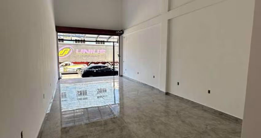 Lojas comerciais novas no centro de Parque paulista