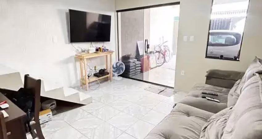 Casa em xerem - mantiqueira na rua da feira  com 3 quartos e garagem