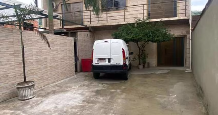 CASA COM 3 QUARTOS, PEDREIRA -XEREM