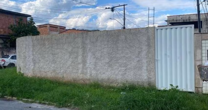 Terreno de esquina todo murado