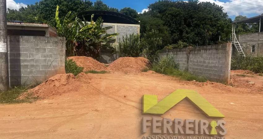 Terreno murado na Vila do Sase 200m²
