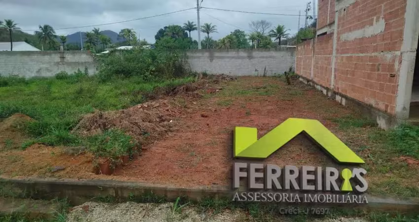 Terreno à venda na Estrada da Igreja Velha, Vila Santa Alice, Duque de Caxias