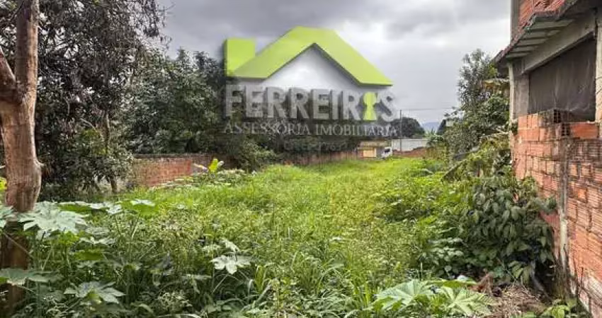 Terreno espaçoso, bem localizado e pronto pra construir seu imóvel.