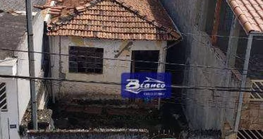Vende ótimo terreno para edificar sobrado residencial próximo da Av. Brigadeiro Faria Lima e da Av. Sarutáia no Jd. S. Paulo em Guarulhos