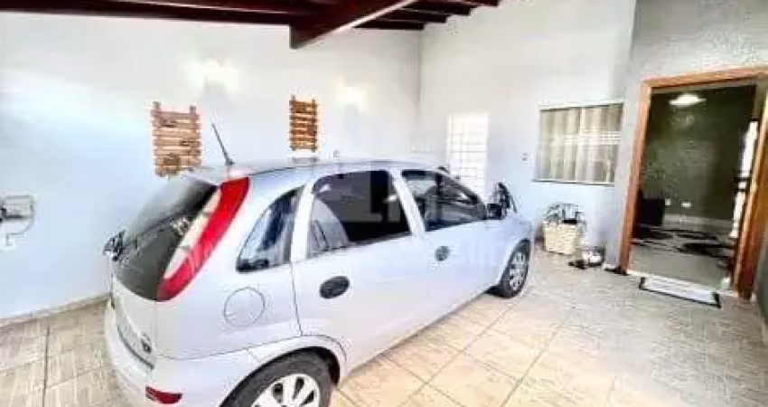 Casa à venda contendo 3 dormitórios seno 1 suíte no jardim vista alegre