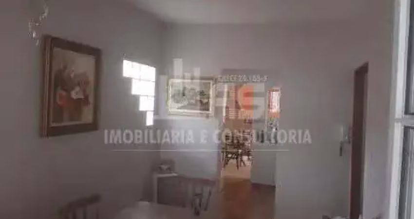 Casa à venda contendo 3 quartos sendo 1 suíte em vera cruz.