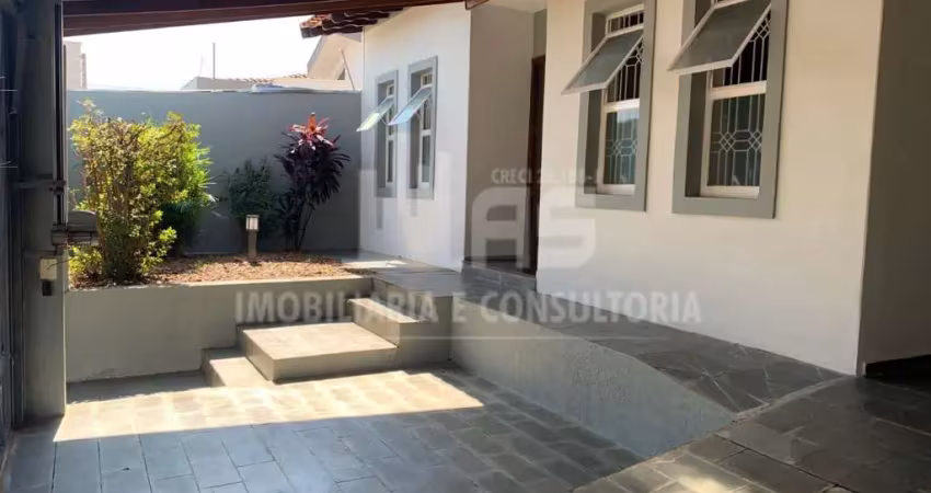 Casa a venda com 03 quartos sendo 01 suíte no jardim jequitibá