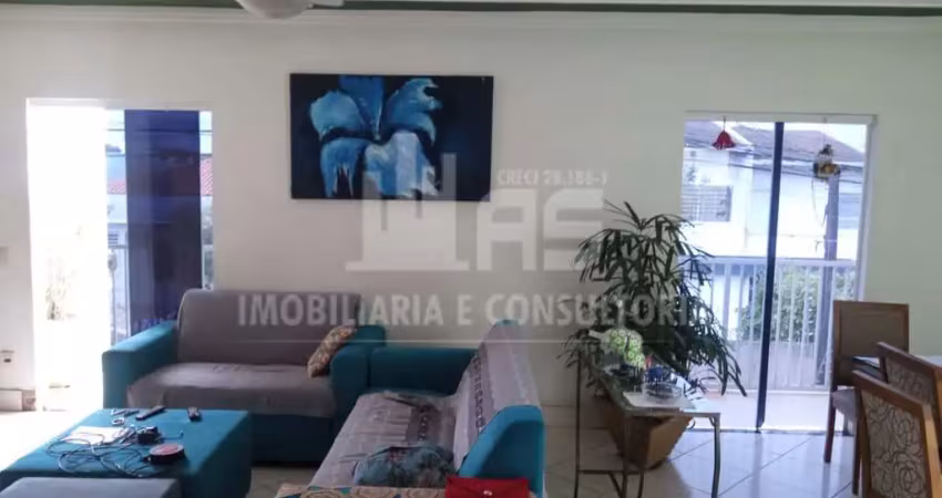 Casa a venda com 3 quartos sendo 1 suíte no jardim itaipu