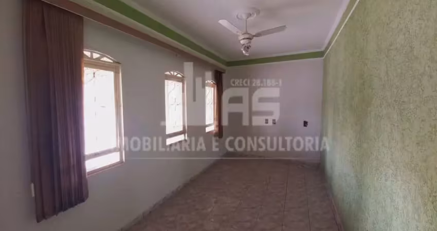 Casa a venda com 3 quartos sendo 1 suíte no jardim monte castelo