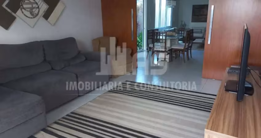 Casa a venda com 3 suítes no condomínio garden park