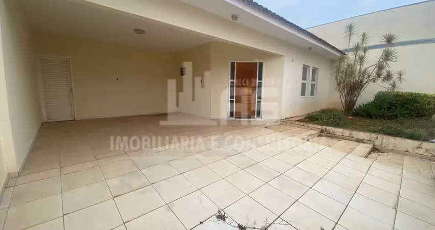 Casa para locação contendo 3 quartos sendo 1 suíte no parque da esmeraldas.