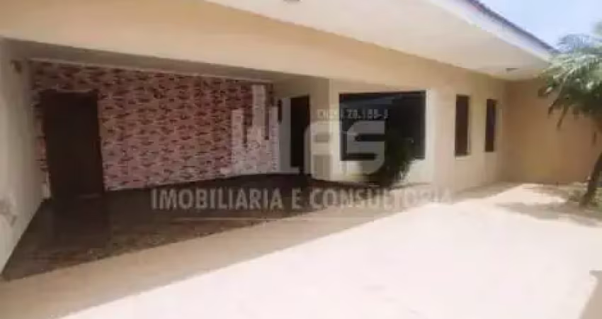 Casa a venda com 3 quartos sendo 1 suíte no jardim colibri