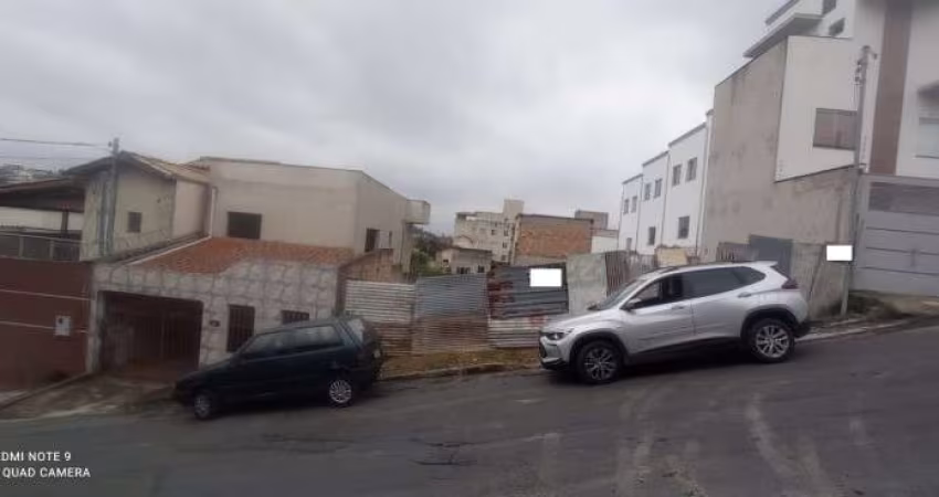 EXCELENTE LOTE  DE 360 METROS NO EUROPA EM CONTAGEM.