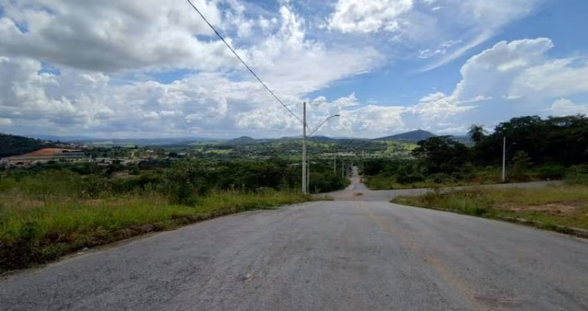 EXCELENTE LOTE DE 400 METROS NO BAIRRO TIRADENTES EM BETIM