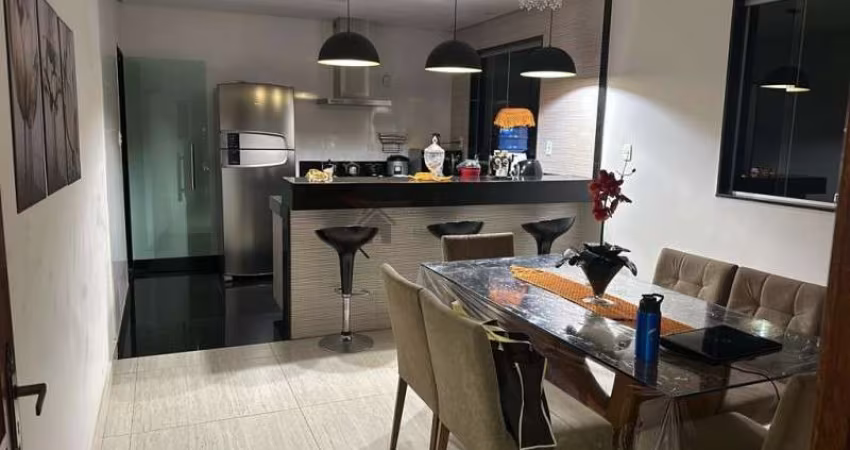 LINDA CAS CASA EM MEIO LOTE NO CHACARAS CONTAGEM