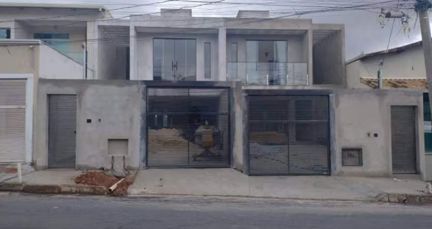 EXCELENTE CASA GEMINADA 03 QUARTOS COM ACABEMENTO DIFERNCIADO NO LUCIO DE ABREU EM CONTAGEM