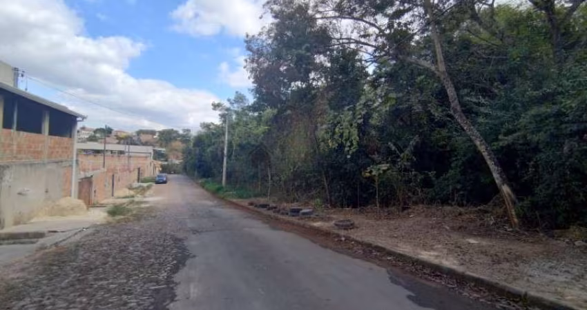 EXCELENTE LOTE DE 360 METROS NO BUGANVILLE EM CONTAGEM