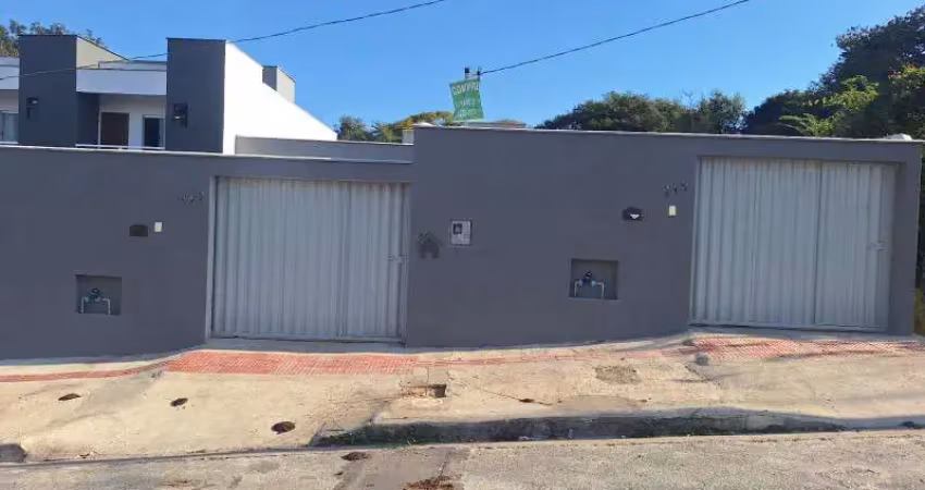 Casa com 2 quartos à venda na Rua das Quaresmeiras, Vila Verde, Betim