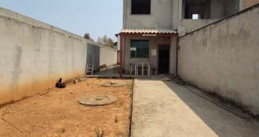 EXCELENTE CASA GEMINADA EM A“TIMA LOCALIZAA‡AƒO DO RECANTO VERDE EM ESMERALDAS