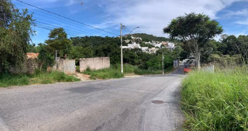 EXCELENTE LOTE EM A“TIMA LOCALIZAA‡AƒO NO BAIRRO E PROJETO APROVADO PRA CONSTRUA‡AƒO DE 6 CASAS GEMI