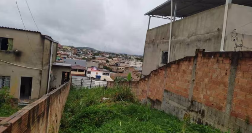 EXCELENTE MEIO LOTE NO CRUZEIRO DO SUL