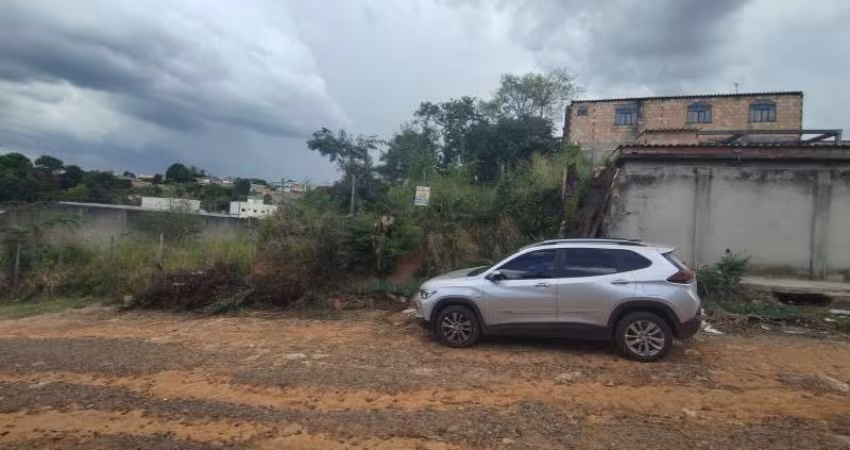 EXCELENTE LOTE DO LADO DE CIMA DA RUA COM 360 METROS, RECANTO VERDE ESMERALDAS