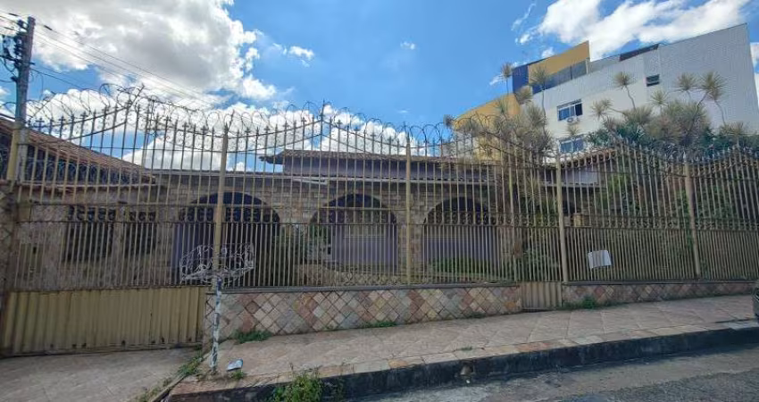 LINDA CASA NO BAIRRO FONTE GRANDE CONTAGEM
