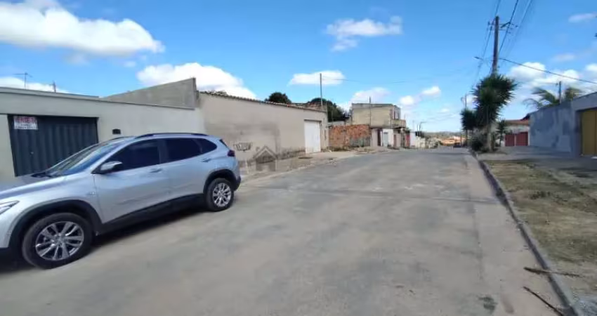 Linda casa geminada 02 quartos no recanto verde em esmeraldas