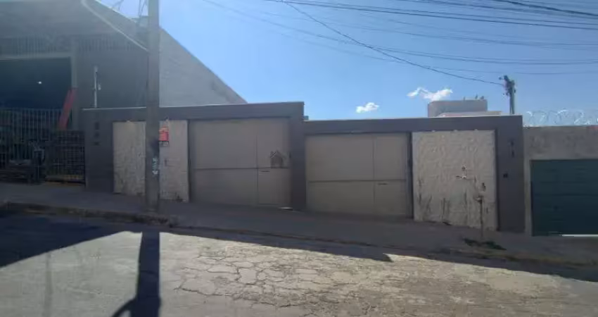 Linda casa geminada 032 quartos com suate no industrial saƒo luiz em contagem
