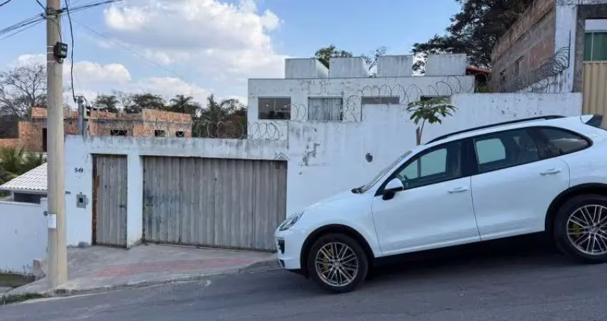 Linda casa geminada 02 quartos no bairro vila verde em betim