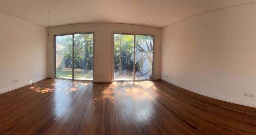 Versátil casa em condomínio para venda com 4 quartos, sendo 4 suítes, 320m²