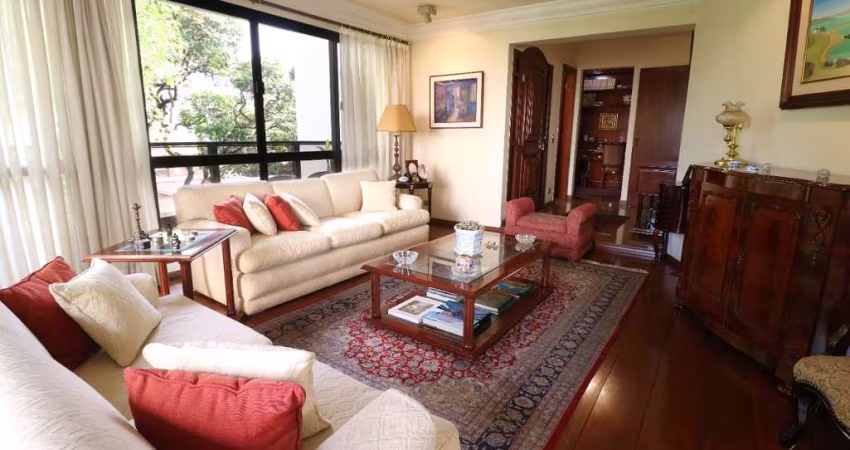 Versátil apartamento tipo para venda com 3 quartos, sendo 3 suítes, 200m²