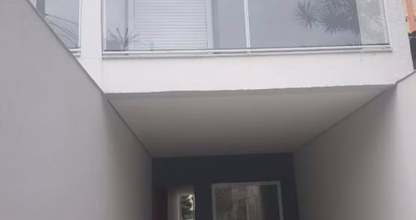 VENDO SOBRADO COM 03 SUÍTES NO BAIRRO VILA ERNA! (CUPECÊ)