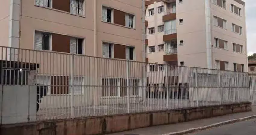 Alugo lindo apto de 02 dormitórios no bairro campo limpo!