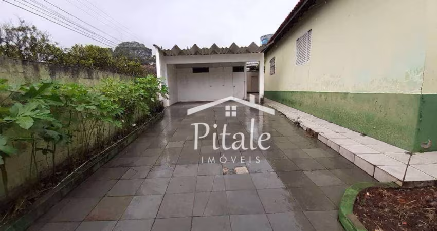 Casa à venda, com 6 unidades no terreno, em um espaço de 700 m², com um valor de R$ 901.000, localizada na Granja Viana, Cotia/SP.