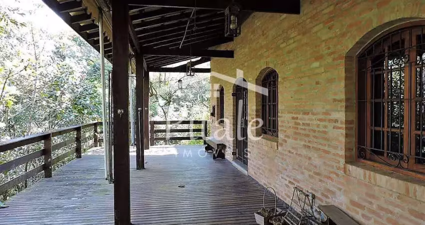 Sobrado com 3 dormitórios à venda, 385 m² por r$ 1.050.000,00 - chácaras do peroba - jandira/sp
