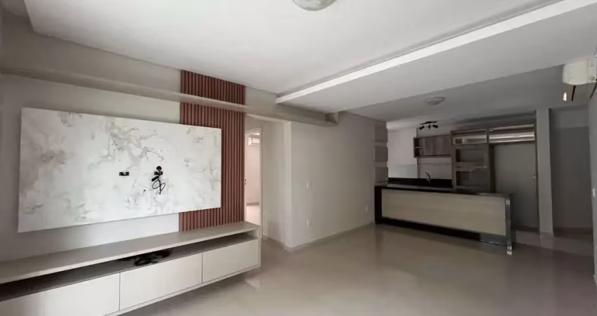 Apartamento com 03 suites para locação a poucos metros da praia!