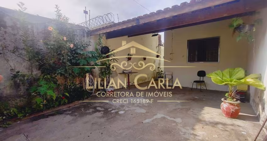 Casa à venda em Mongaguá com 3 dorm, 1 suíte, 2 vagas de garagem por apenas R$ 280 mil!