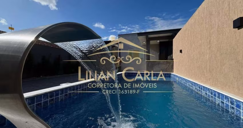 Casa à venda em Itanhaém com 2 dorm, 1 suíte, PISCINA com CASCATA por R$ 420 mil!