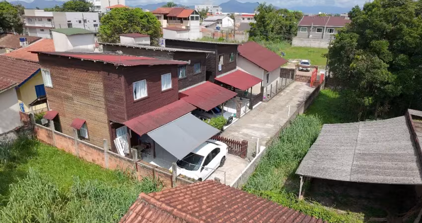 4 residências em 1 para venda no bairro jardim pérola do atlântico,  localizado no coração da cidade de itapoá / sc, região centro.