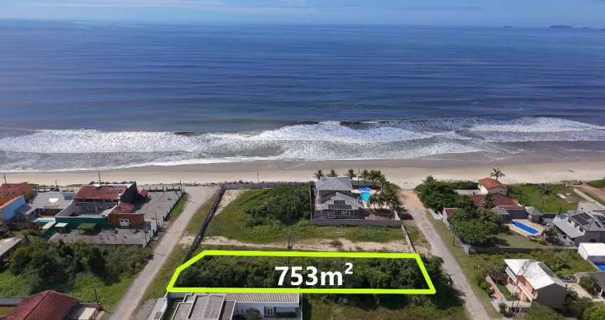 Terreno QUADRA MAR com FRENTE PARA DUAS RUAS  para Venda no Balneário NASCIMENTO, localizado na cidade de Itapoá /SC.