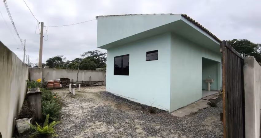 Casa com terreno de esquina para venda no bairro brandalize -  localizado na cidade de itapoá / sc.